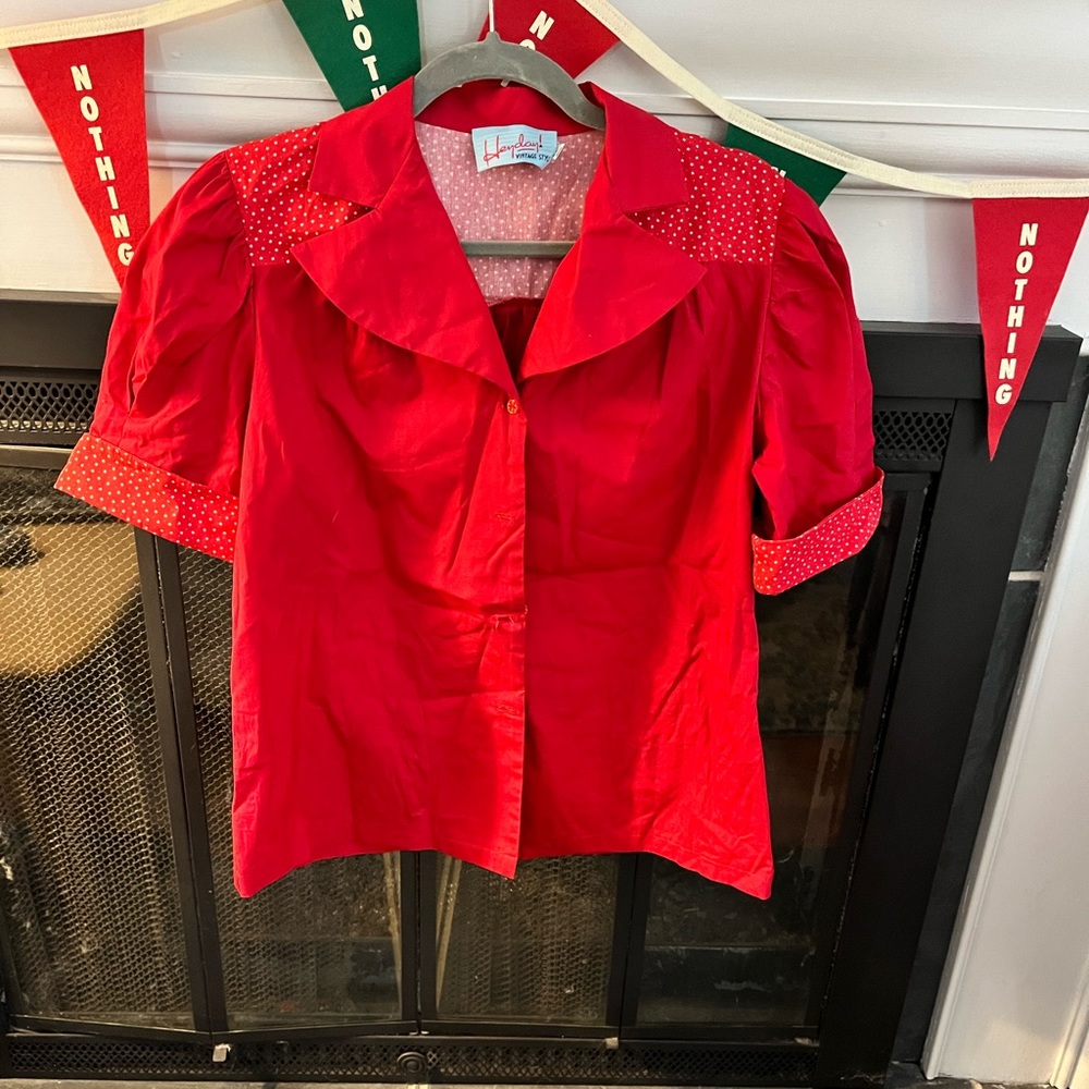 💜 Retro Heyday! Vintage Style red 40s style blouse. UK size 12.